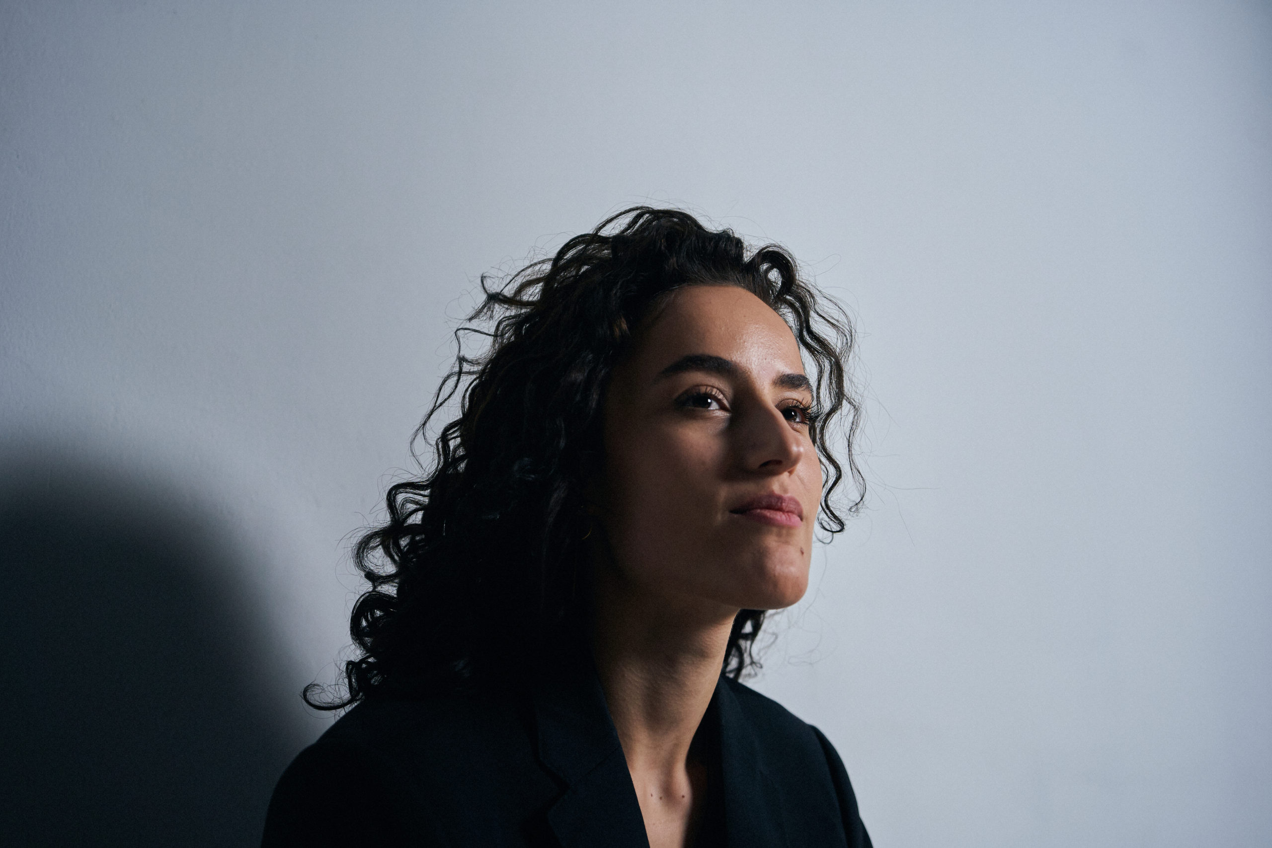 Portrett av sanginstruktør Nadia Essahli ved AKKS Oslo