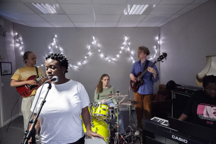 Nei til forslag om å nedlegge musikk-klassene i Vestland