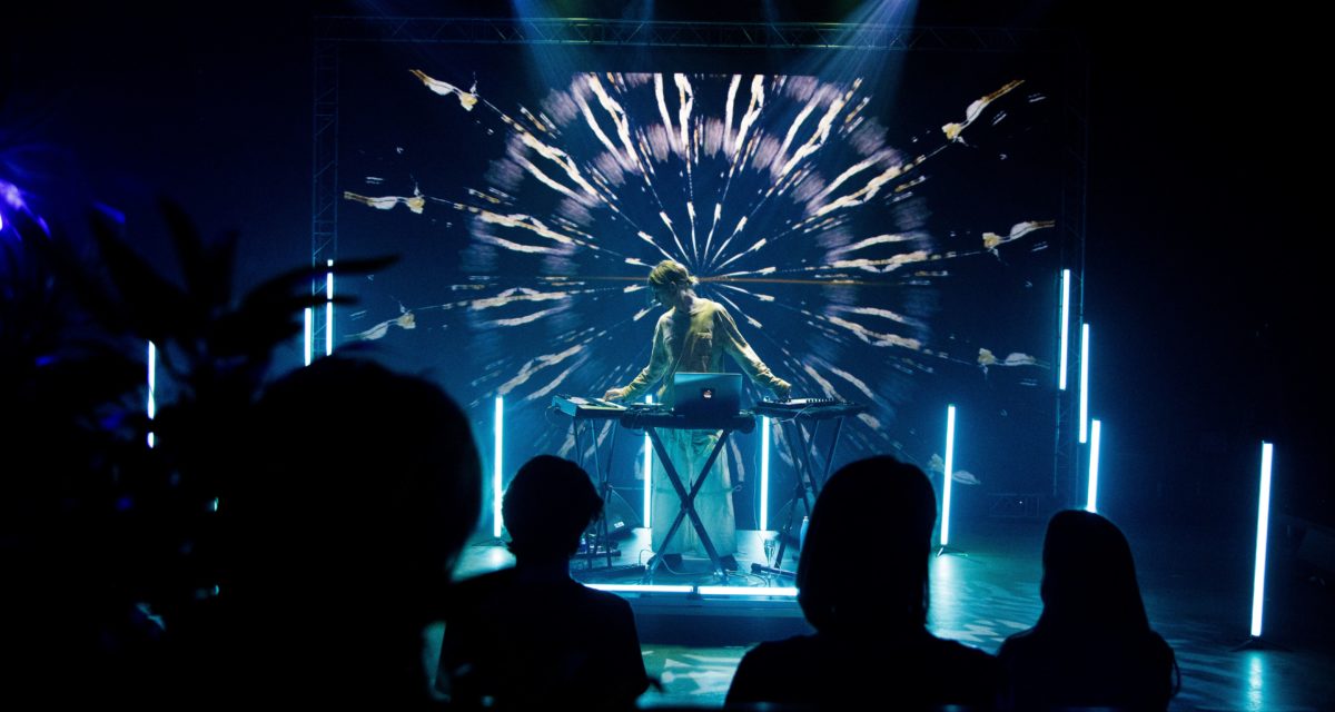 Kurs i musikkproduksjon og visuals med Niilas og Didrik